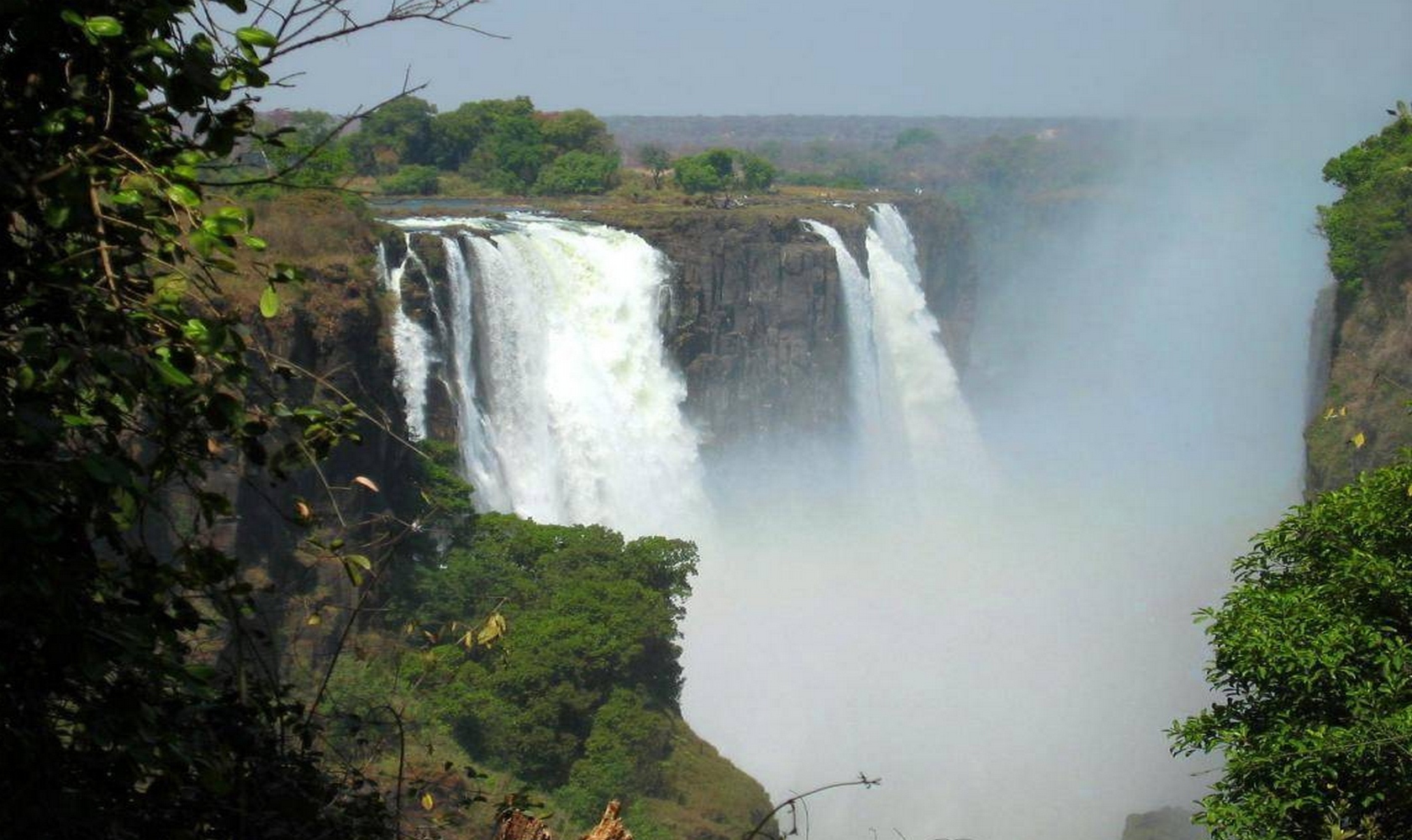 Africa_Chutes_Victoria_010-1680-1000.jpg